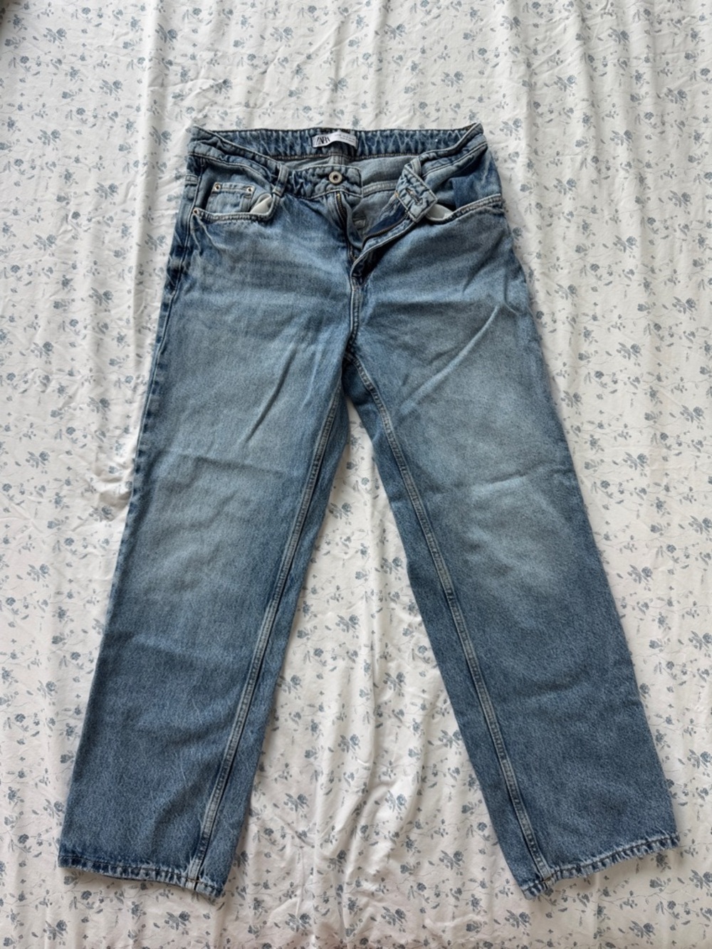 Zara Faded Blue Straight-Leg Women’s Jeans